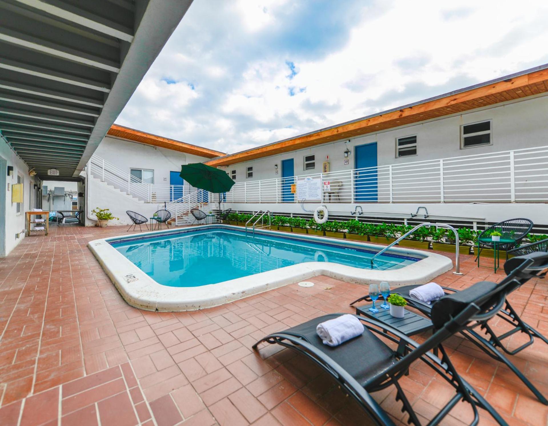 Amazing Balcony Studio At The Beach With Parking -M44 Hollywood Exteriör bild